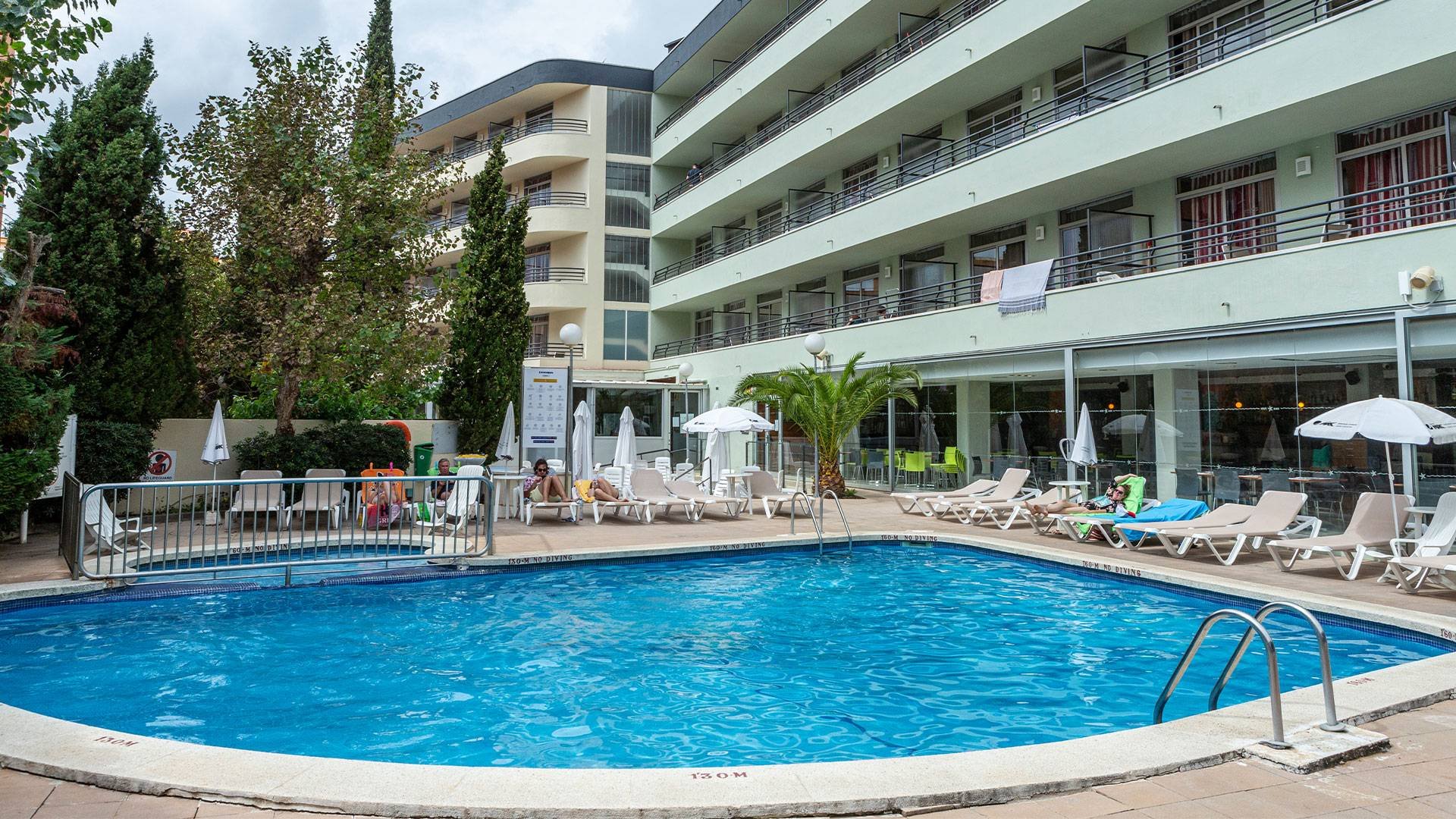 Aparthotel Esmeraldas