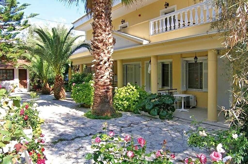 PERIGIALI BEACH PENSION