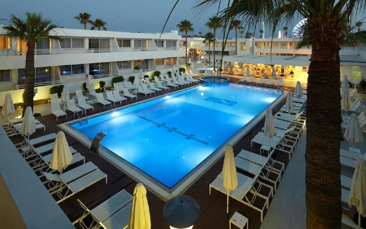 MelpoAntia Luxury Apartments & Suites