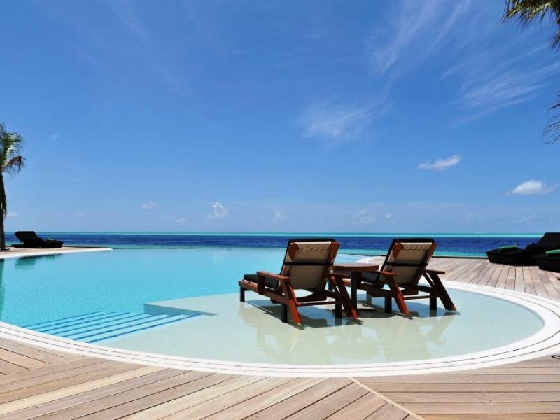 Komandoo Island Resort