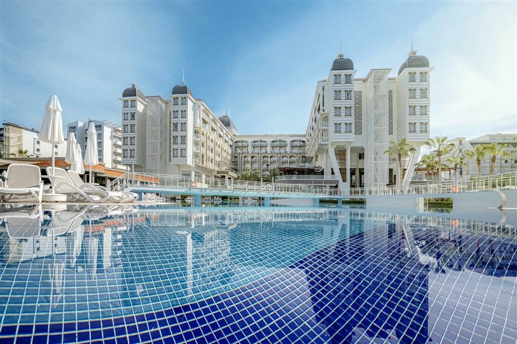 KIRMAN SIDERA LUXURY RESORT